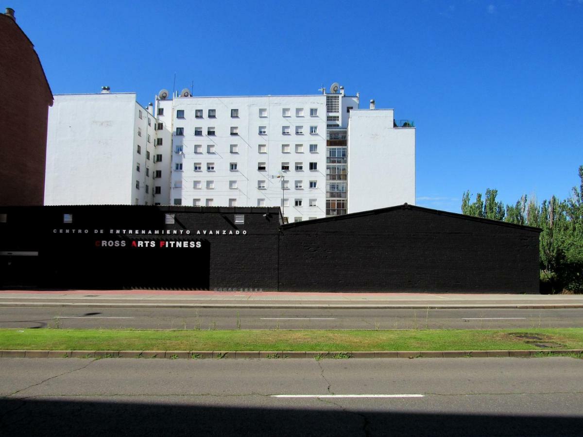 Www Parques De La Catedral Travel Com Parking Privado Gratis Apartment Leon Bagian luar foto